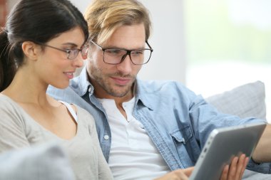 Gözlük websurfing ile Çift