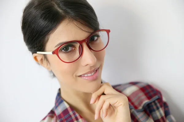 Dívka s brýlemi na pózování — Stock fotografie