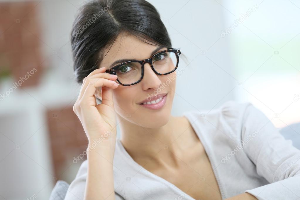 woman with eyeglasses on