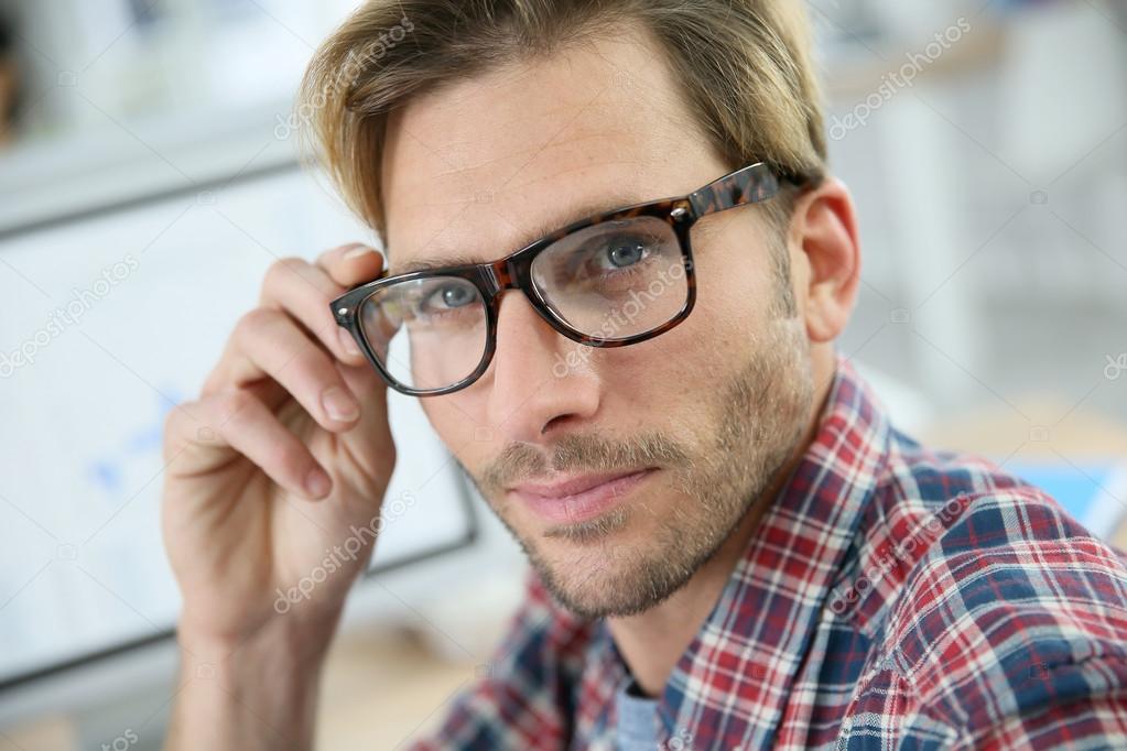 Tugging glasses office vintage