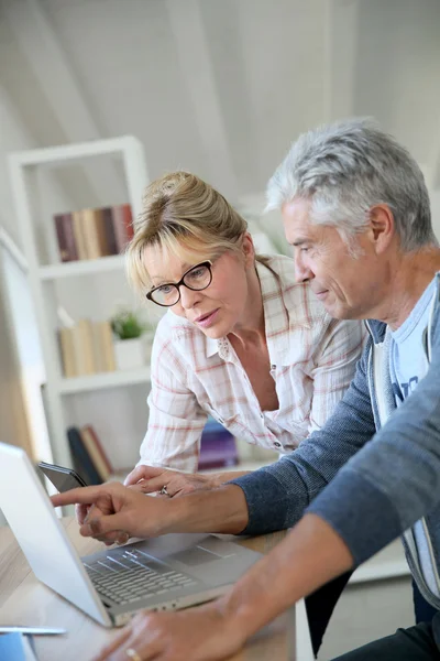 Senior couple at home — Stock Photo, Image