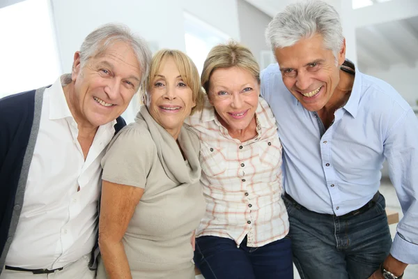 Glückliche aktive Senioren — Stockfoto