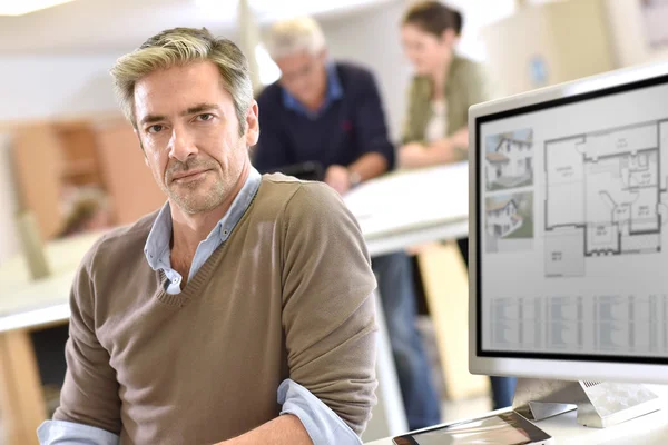 Mature architect working in office — Stock Photo, Image