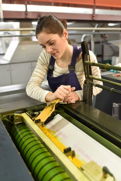 Woman  preparing machine — Stock Photo, Image