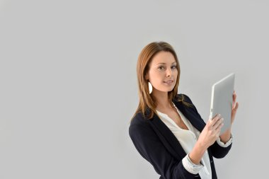 güzel kadın tablet kullanma