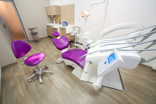 Interieur einer modernen Zahnarztpraxis. — Stockfoto