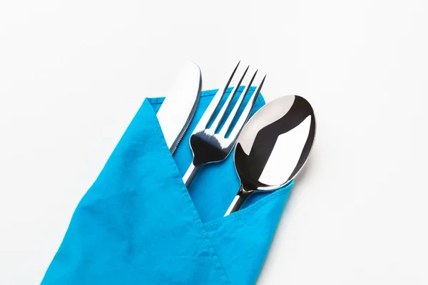 Mes, vork, lepel geïsoleerd op wit. — Stockfoto
