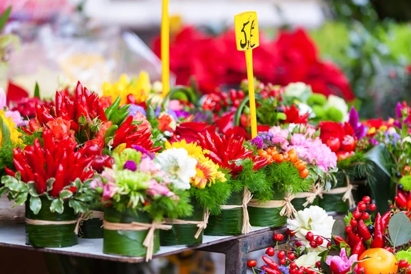 Close up of rows with flowers at flowers market. — Stock Photo, Image