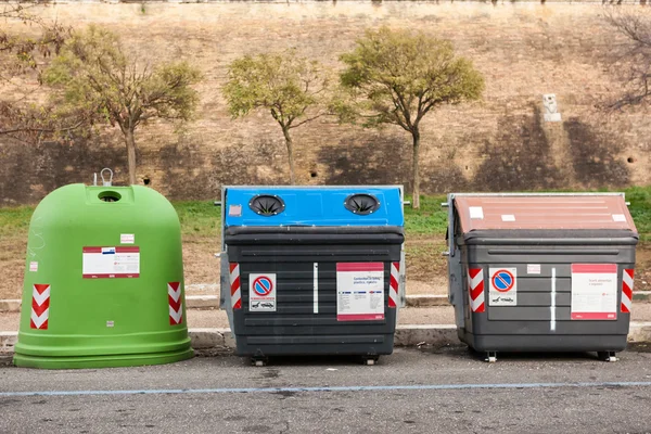 Groep gesorteerde Recycling bakken. Rechtenvrije Stockafbeeldingen