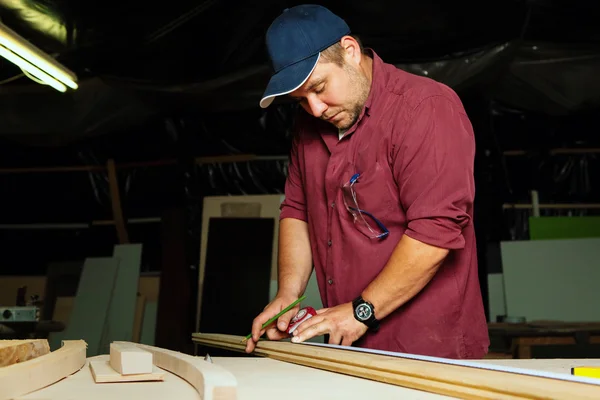 Professional carpenter at work. — Stock Photo, Image