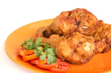 Tabakta kızarmış tavuk..