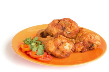 Tabakta kızarmış tavuk..