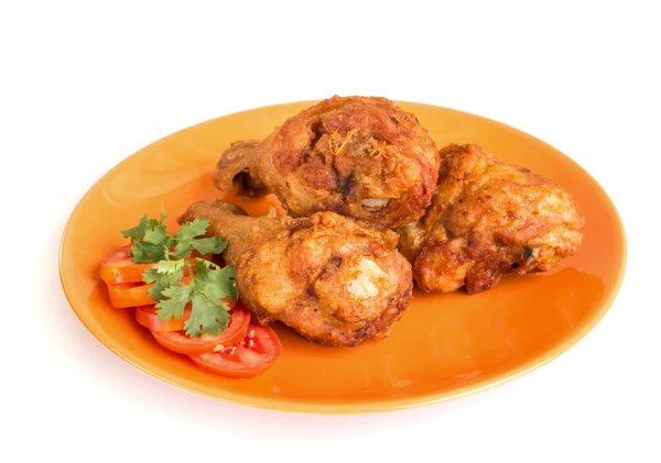 Pollo frito en un plato. — Foto de Stock