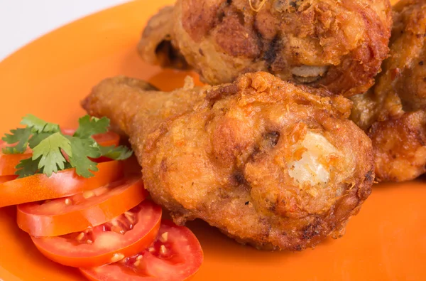 Tabakta kızarmış tavuk..