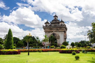 patuxai gate Vientiane.