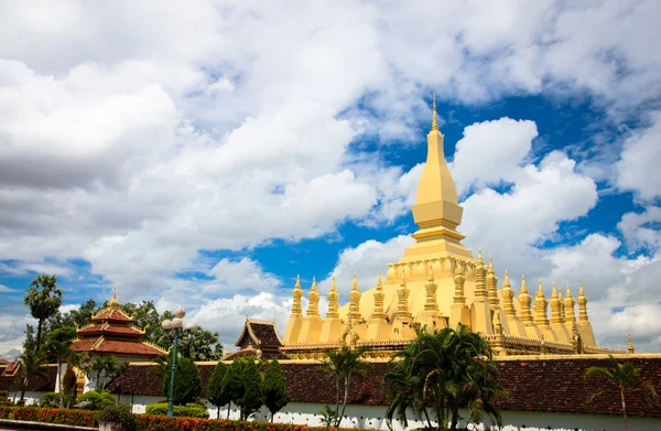 La pagoda dorada wat Phra Que Luang en Vientiane . —  Fotos de Stock