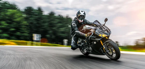 Motorrad Auf Der Straße Schnell Unterwegs Spaß Auf Der Leeren — Stockfoto