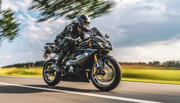 Motocykl Drodze Jazdy Szybko Zabawy Pustej Autostradzie Podróży Motocyklowej Copyspace — Zdjęcie stockowe