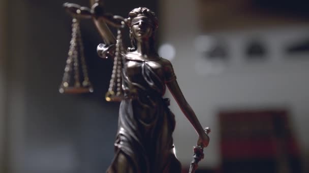 Het Standbeeld Van Justitie Vrouwenjustitie Iustitia Justitia Romeinse Godin Van — Stockvideo