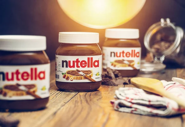 2021年7月7日 意大利费雷罗公司于1964年推出了一种受欢迎的品牌 名为Nutella 是一种甜榛子可可的流行品牌 该公司在2021年庆祝了该公司成立75周年 — 图库照片