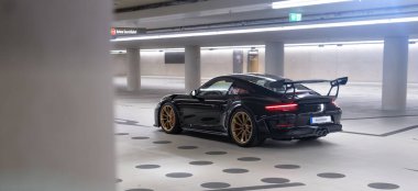 Duesseldorf, Almanya, 12 Haziran 2021: Modern bir Porsche 911 'in sokak fotoğrafı. 991 GT3 RS