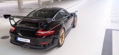 Duesseldorf, Almanya, 12 Haziran 2021: Modern bir Porsche 911 'in sokak fotoğrafı. 991 GT3 RS