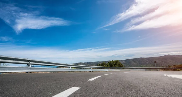 Mittelmeerküste Straße Die Berge Horizont Sommer Mit Schönen Hellen Sonnenstrahlen — Stockfoto