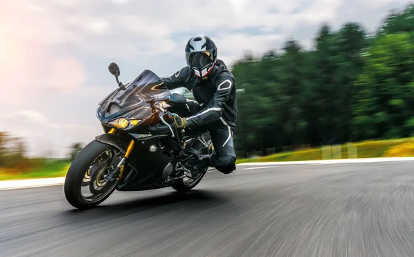 Motorrad Auf Der Straße Schnell Unterwegs Spaß Auf Der Leeren — Stockfoto