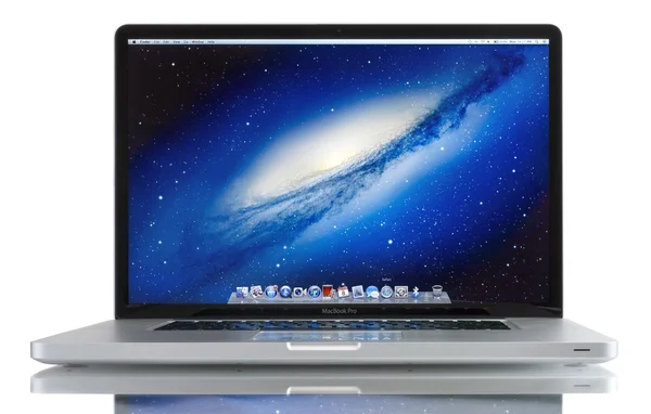 Apple Macbook Pro — Zdjęcie stockowe