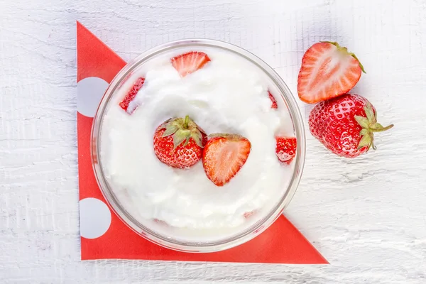 Strawberry yoghurt — Stock Photo, Image