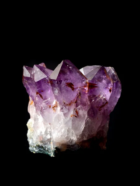 原始的紫水晶巴西岩 — 图库照片