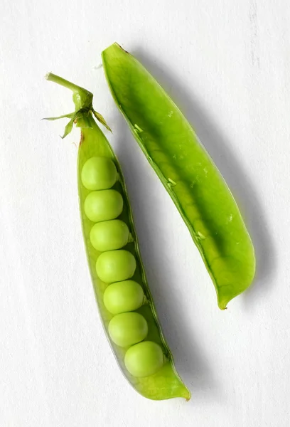 Świeży zielony groszek organiczne — Zdjęcie stockowe