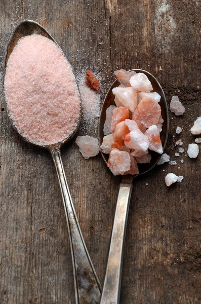 Himalayan pink crystal salt — Stock Photo, Image