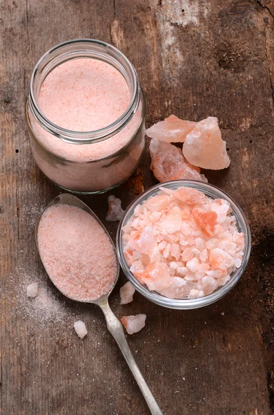 Himalayan pink crystal salt — Stock Photo, Image