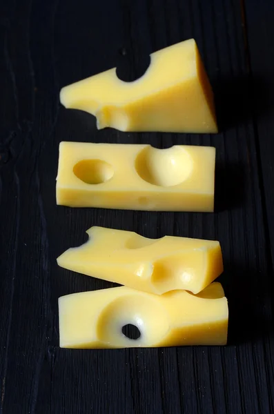 Rebanadas de queso emmental — Foto de Stock