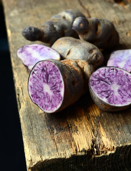 Сирі картопляні фіолетовий — стокове фото