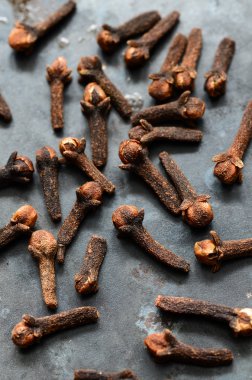 Organik siyah karanfil