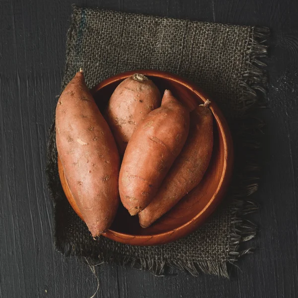 Rauwe zoete aardappel — Stockfoto