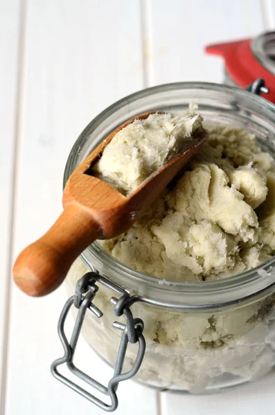 Unrefined shea butter — Stock Photo, Image