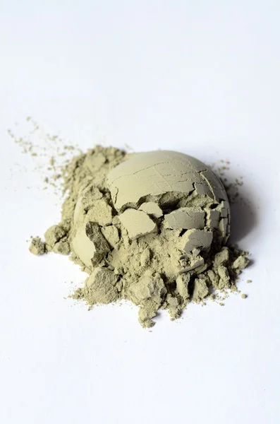Зеленый порошок из глины — стоковое фото
