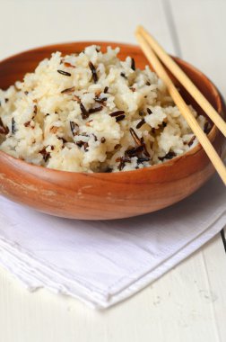 Haşlanmış karışık pirinç