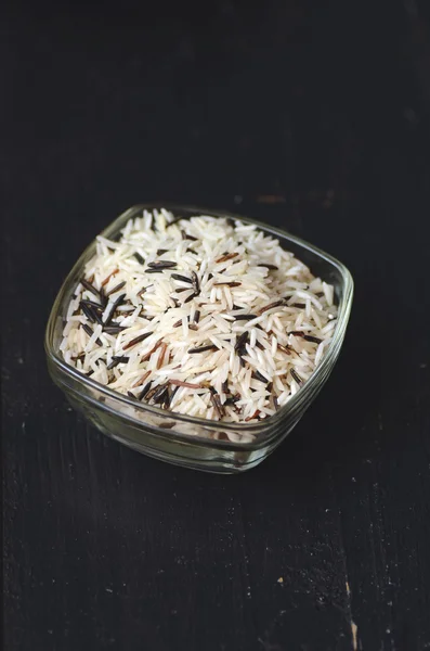 Roher gemischter Reis — Stockfoto