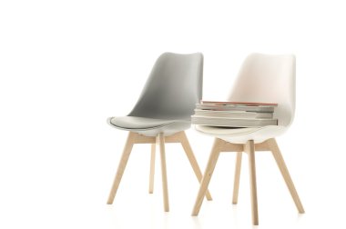 Eşleşen bir gri ve beyaz modern sandalye