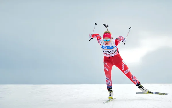 Neznámý závodník v Ibu mládež & Junior Světové mistrovství v biatlonu — Stock fotografie