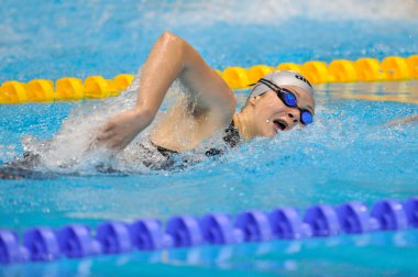 Bucharest, Romanya - Temmuz 10:Unknown yüzücü Dinamo içinde rekabet