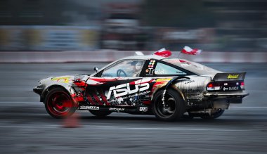 Bucharest, Romanya - 23 Ekim: Tanımlanamayan sürücü katılmak