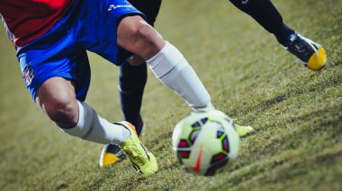 Galati, Romanya - 5 Mart: Bilinmeyen futbolcuların dur gerçekleştirir