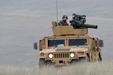 Galati, Romanya - 11 Aralık: Bizi makine mücadele Hmmwv (Humvee)