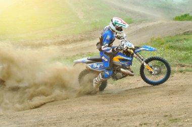 Buzau, Romanya - 15 Haziran: Tanımlanamayan bir binici, yer aldığı 