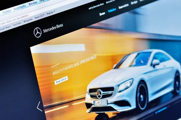 Galati, Romania - June 23, 2014: Photo of Mercedes-Benz homepage — Stock Photo, Image